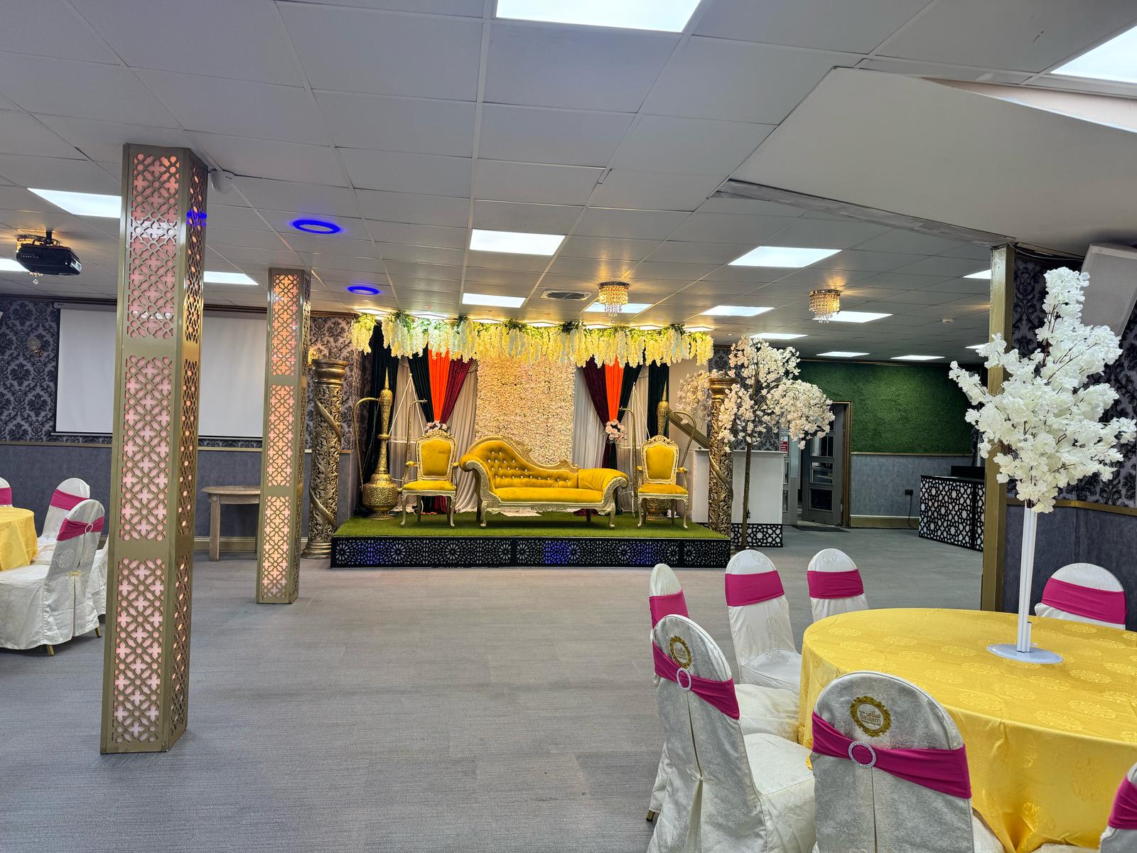 Traditional Wedding Sofa Setup